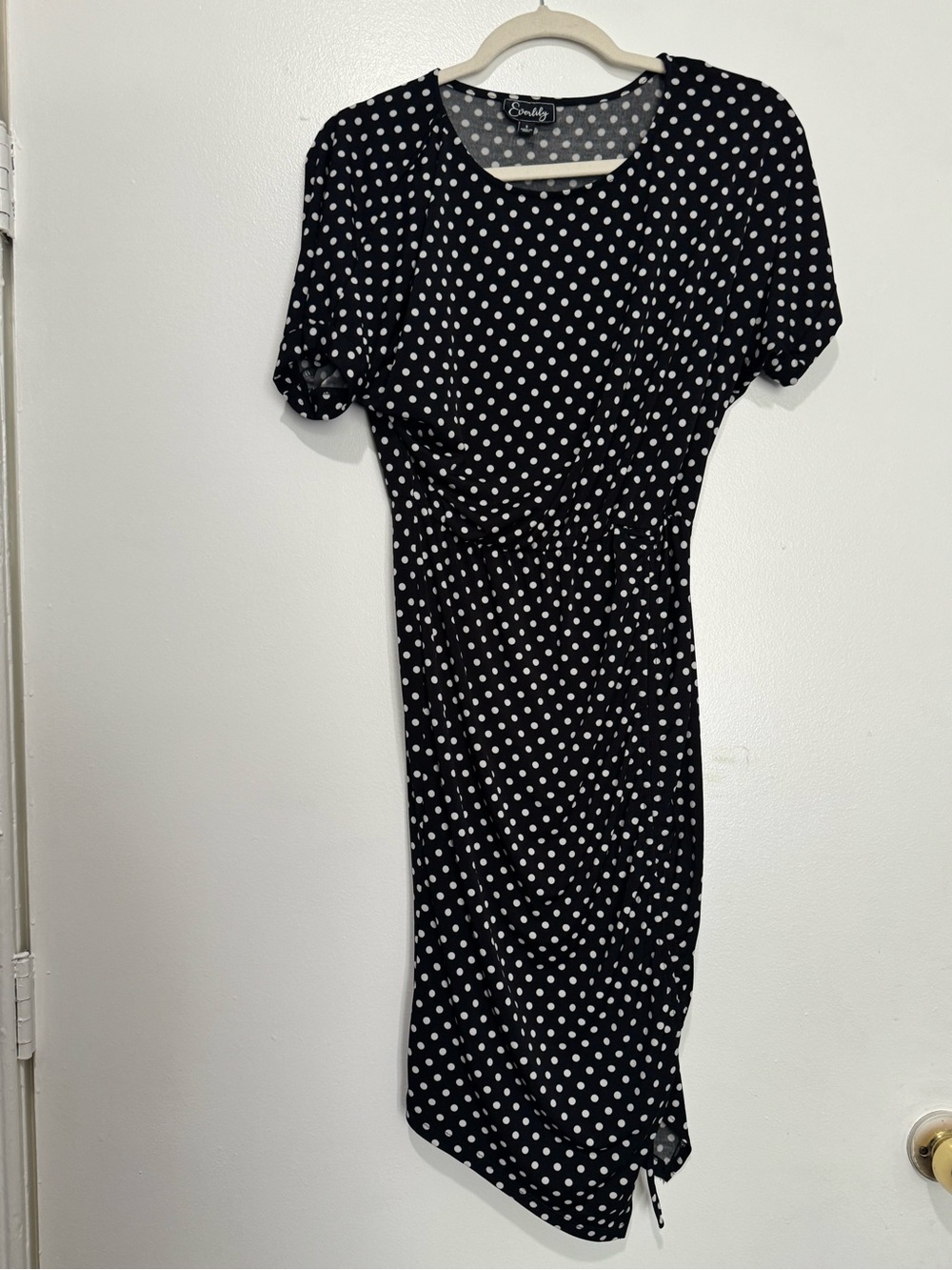 Everlily Black & White Polka Dot Short Sleeve Ruched Sheath Dress - Size S